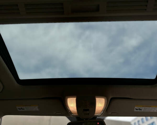 Белый Мерседес Ц-Класс, объемом двигателя 3 л и пробегом 200 тыс. км за 10700 $, фото 9 на Automoto.ua