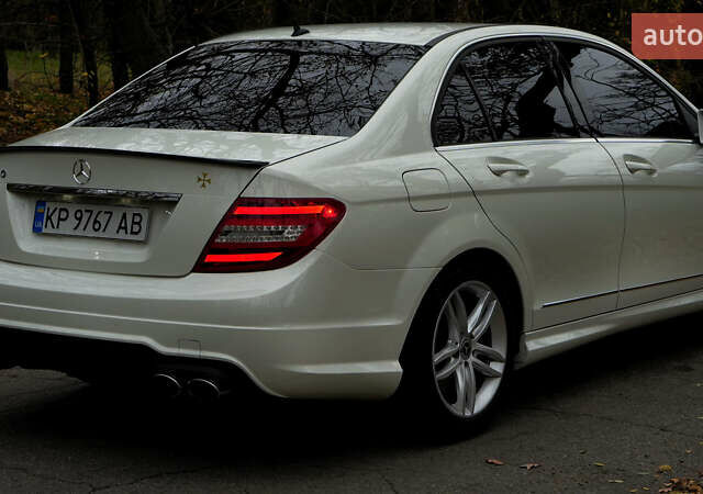 Белый Мерседес Ц-Класс, объемом двигателя 1.8 л и пробегом 117 тыс. км за 12500 $, фото 9 на Automoto.ua