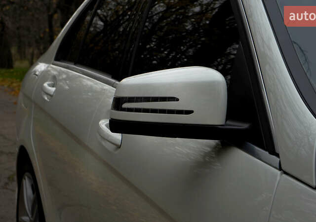 Белый Мерседес Ц-Класс, объемом двигателя 1.8 л и пробегом 117 тыс. км за 12500 $, фото 17 на Automoto.ua