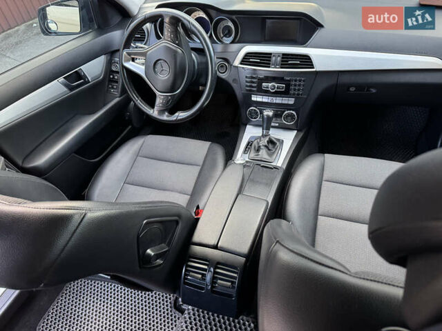 Белый Мерседес Ц-Класс, объемом двигателя 1.8 л и пробегом 265 тыс. км за 11555 $, фото 61 на Automoto.ua