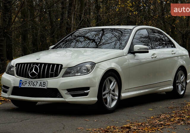 Белый Мерседес Ц-Класс, объемом двигателя 1.8 л и пробегом 117 тыс. км за 12500 $, фото 11 на Automoto.ua