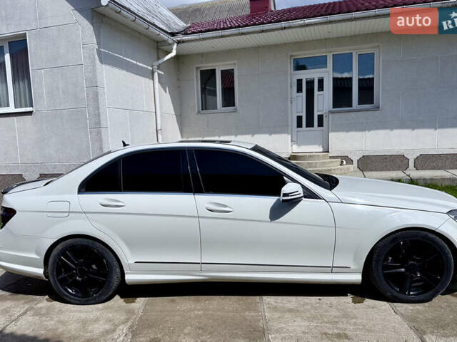 Білий Мерседес Ц-Клас, об'ємом двигуна 3 л та пробігом 260 тис. км за 7500 $, фото 8 на Automoto.ua