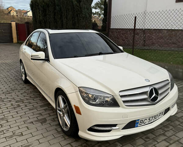 Білий Мерседес Ц-Клас, об'ємом двигуна 3 л та пробігом 230 тис. км за 13300 $, фото 1 на Automoto.ua