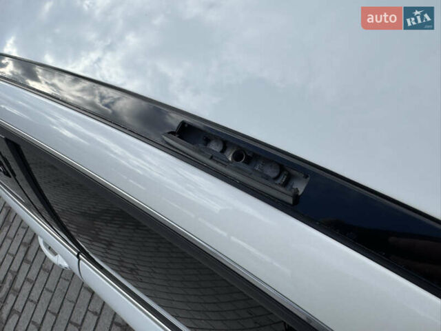Белый Мерседес Ц-Класс, объемом двигателя 1.8 л и пробегом 265 тыс. км за 11555 $, фото 72 на Automoto.ua