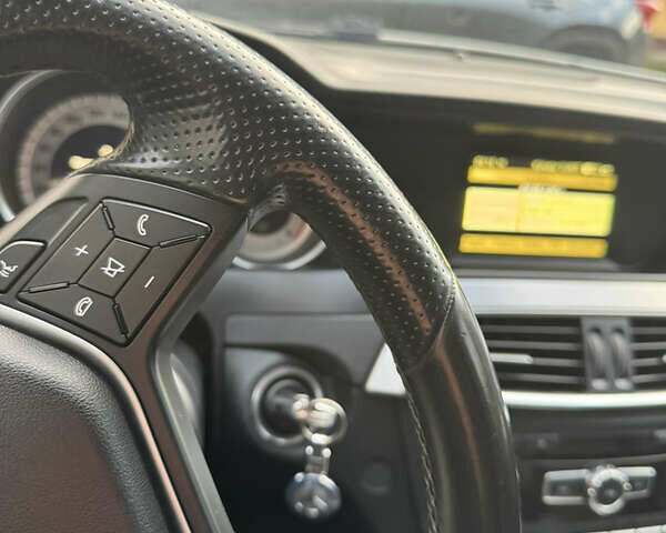 Белый Мерседес Ц-Класс, объемом двигателя 1.8 л и пробегом 265 тыс. км за 9999 $, фото 118 на Automoto.ua