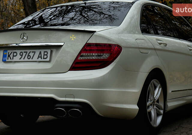 Белый Мерседес Ц-Класс, объемом двигателя 1.8 л и пробегом 117 тыс. км за 12500 $, фото 15 на Automoto.ua