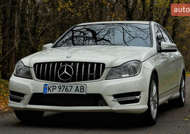 Белый Мерседес Ц-Класс, объемом двигателя 1.8 л и пробегом 117 тыс. км за 12500 $, фото 14 на Automoto.ua