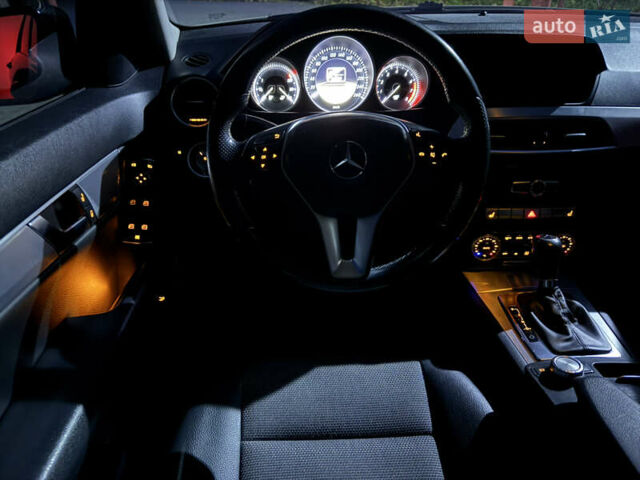 Белый Мерседес Ц-Класс, объемом двигателя 1.8 л и пробегом 265 тыс. км за 9999 $, фото 62 на Automoto.ua