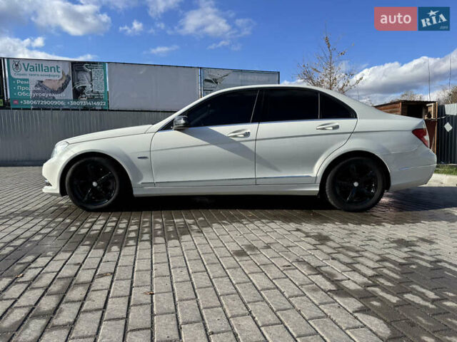 Белый Мерседес Ц-Класс, объемом двигателя 1.8 л и пробегом 265 тыс. км за 9999 $, фото 32 на Automoto.ua