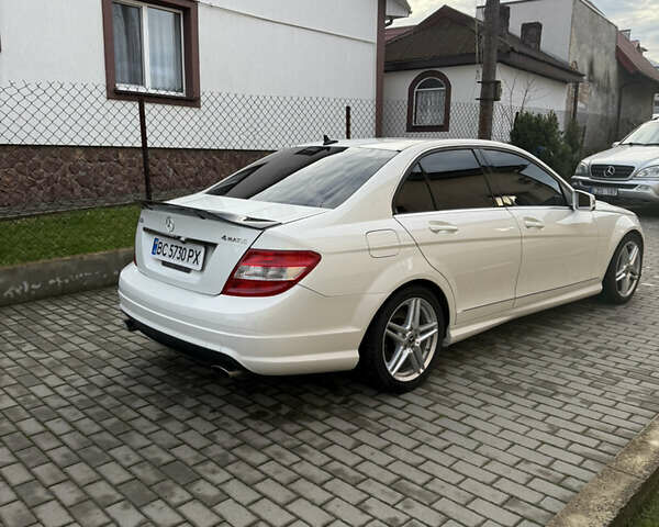 Білий Мерседес Ц-Клас, об'ємом двигуна 3 л та пробігом 230 тис. км за 13300 $, фото 5 на Automoto.ua