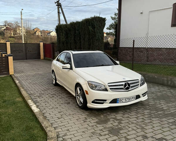 Білий Мерседес Ц-Клас, об'ємом двигуна 3 л та пробігом 230 тис. км за 13300 $, фото 2 на Automoto.ua