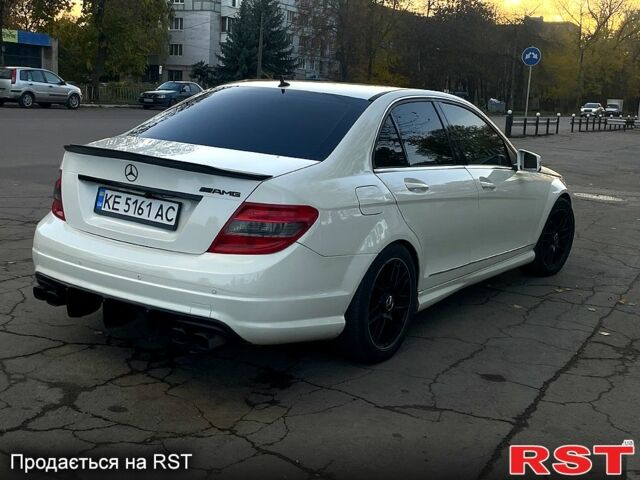 Білий Мерседес Ц-Клас, об'ємом двигуна 3 л та пробігом 236 тис. км за 10500 $, фото 5 на Automoto.ua