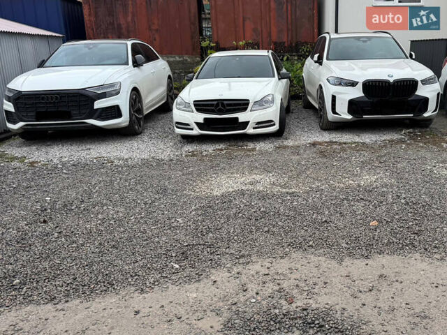 Белый Мерседес Ц-Класс, объемом двигателя 1.8 л и пробегом 265 тыс. км за 9999 $, фото 173 на Automoto.ua