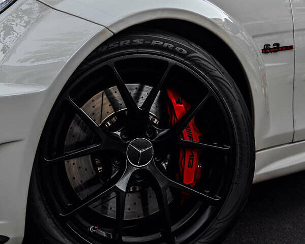 Белый Мерседес Ц-Класс, объемом двигателя 6.21 л и пробегом 115 тыс. км за 60000 $, фото 10 на Automoto.ua