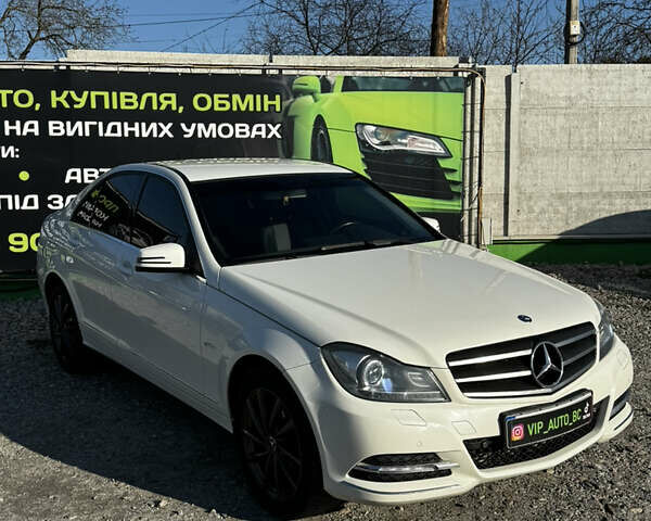 Белый Мерседес Ц-Класс, объемом двигателя 2.14 л и пробегом 228 тыс. км за 13500 $, фото 13 на Automoto.ua