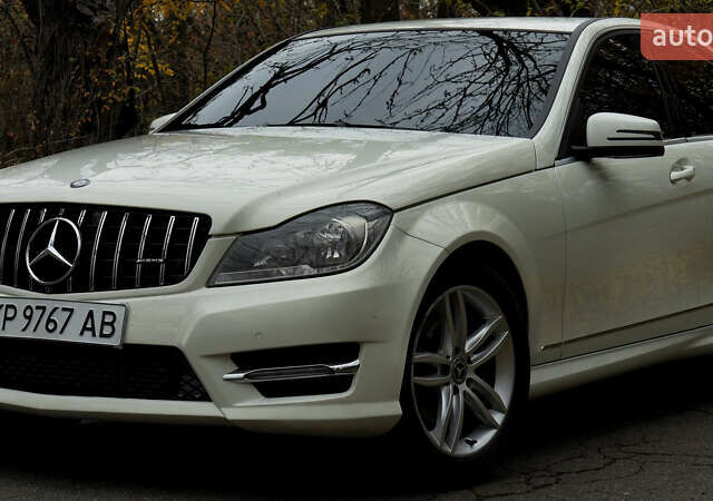Белый Мерседес Ц-Класс, объемом двигателя 1.8 л и пробегом 117 тыс. км за 12500 $, фото 7 на Automoto.ua