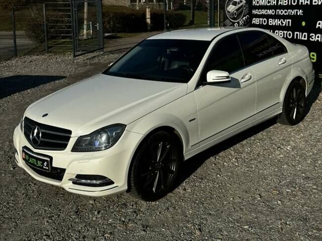 Білий Мерседес Ц-Клас, об'ємом двигуна 2.14 л та пробігом 228 тис. км за 13500 $, фото 2 на Automoto.ua