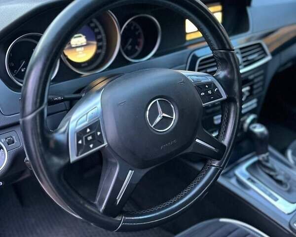 Белый Мерседес Ц-Класс, объемом двигателя 1.8 л и пробегом 190 тыс. км за 10500 $, фото 5 на Automoto.ua