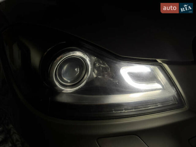 Белый Мерседес Ц-Класс, объемом двигателя 1.8 л и пробегом 265 тыс. км за 11555 $, фото 37 на Automoto.ua