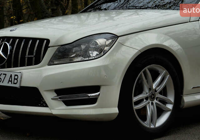 Белый Мерседес Ц-Класс, объемом двигателя 1.8 л и пробегом 117 тыс. км за 12500 $, фото 12 на Automoto.ua