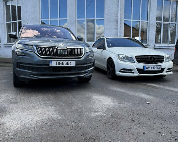 Белый Мерседес Ц-Класс, объемом двигателя 1.8 л и пробегом 265 тыс. км за 9999 $, фото 8 на Automoto.ua