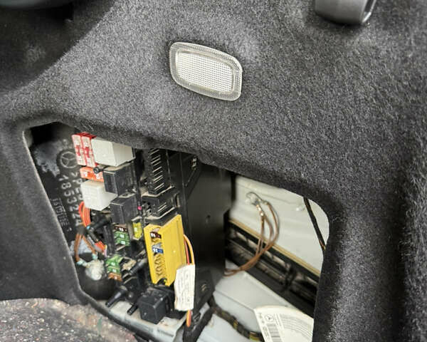 Белый Мерседес Ц-Класс, объемом двигателя 1.8 л и пробегом 265 тыс. км за 11555 $, фото 100 на Automoto.ua