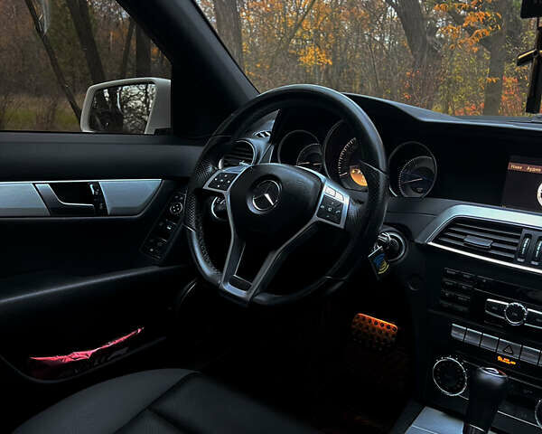 Белый Мерседес Ц-Класс, объемом двигателя 1.8 л и пробегом 117 тыс. км за 12500 $, фото 31 на Automoto.ua