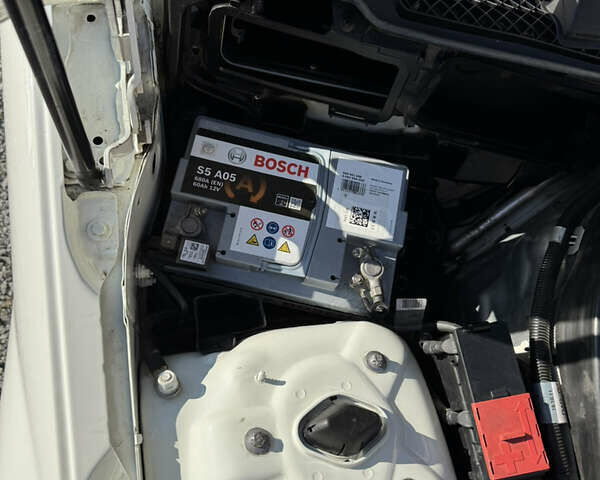 Белый Мерседес Ц-Класс, объемом двигателя 1.8 л и пробегом 265 тыс. км за 9999 $, фото 113 на Automoto.ua