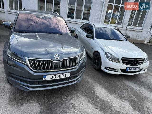 Белый Мерседес Ц-Класс, объемом двигателя 1.8 л и пробегом 265 тыс. км за 9999 $, фото 13 на Automoto.ua