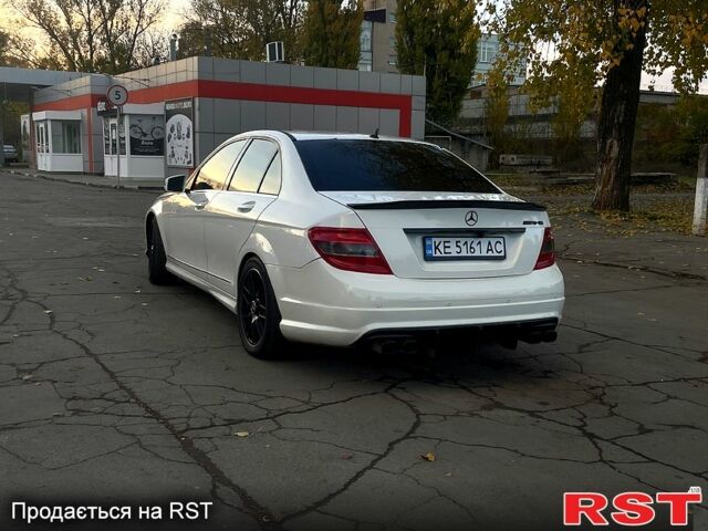 Білий Мерседес Ц-Клас, об'ємом двигуна 3 л та пробігом 236 тис. км за 10500 $, фото 7 на Automoto.ua