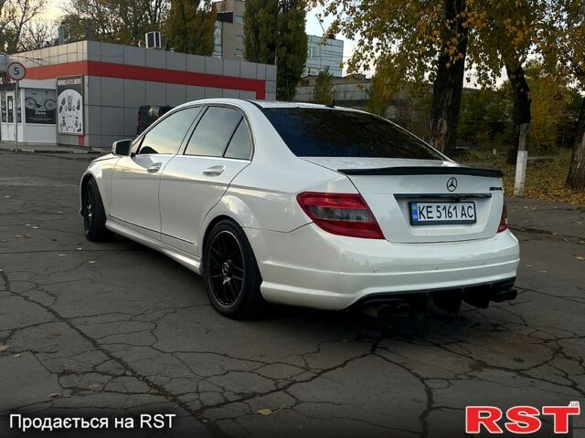 Білий Мерседес Ц-Клас, об'ємом двигуна 3 л та пробігом 236 тис. км за 10500 $, фото 8 на Automoto.ua
