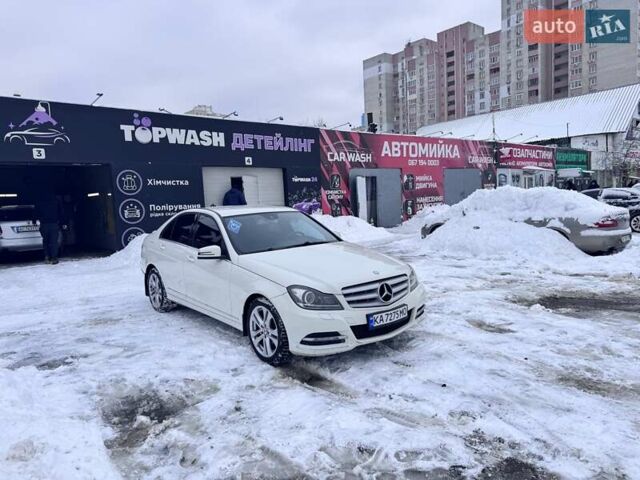 Белый Мерседес Ц-Класс, объемом двигателя 1.8 л и пробегом 204 тыс. км за 12300 $, фото 19 на Automoto.ua