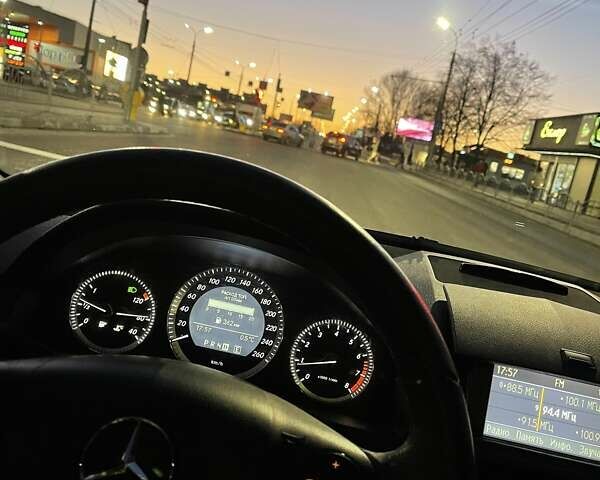 Белый Мерседес Ц-Класс, объемом двигателя 1.8 л и пробегом 152 тыс. км за 10500 $, фото 7 на Automoto.ua