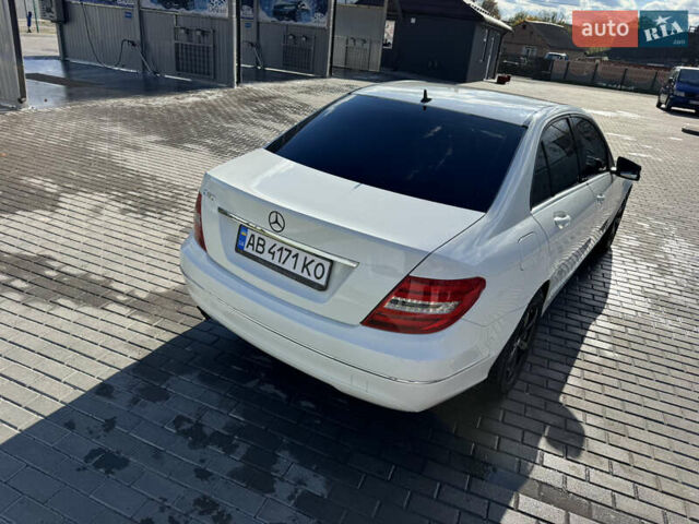 Белый Мерседес Ц-Класс, объемом двигателя 1.8 л и пробегом 265 тыс. км за 11555 $, фото 14 на Automoto.ua