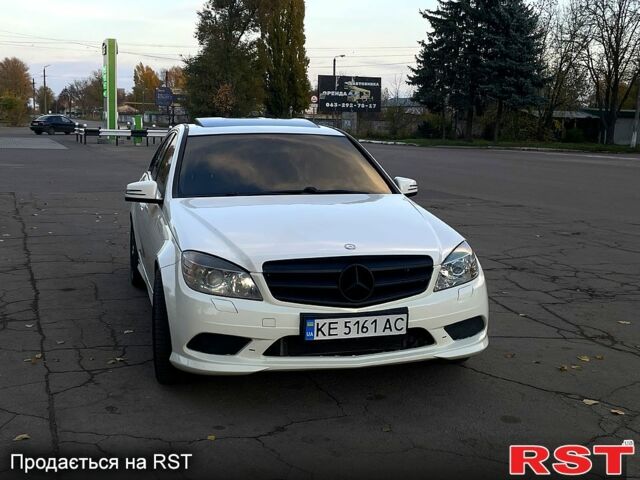 Білий Мерседес Ц-Клас, об'ємом двигуна 3 л та пробігом 236 тис. км за 10500 $, фото 1 на Automoto.ua