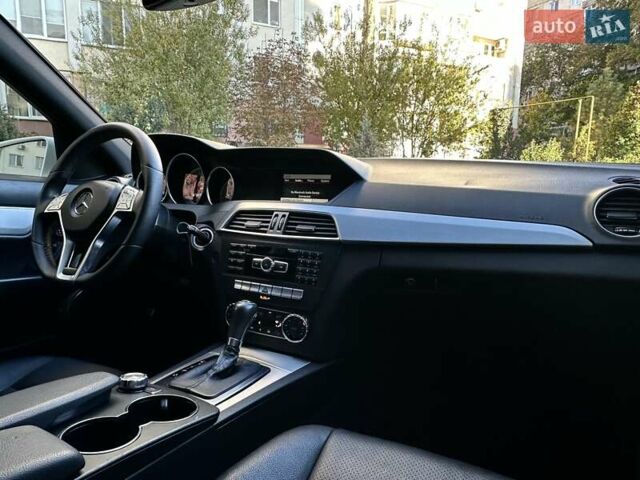 Білий Мерседес Ц-Клас, об'ємом двигуна 1.8 л та пробігом 209 тис. км за 11800 $, фото 13 на Automoto.ua