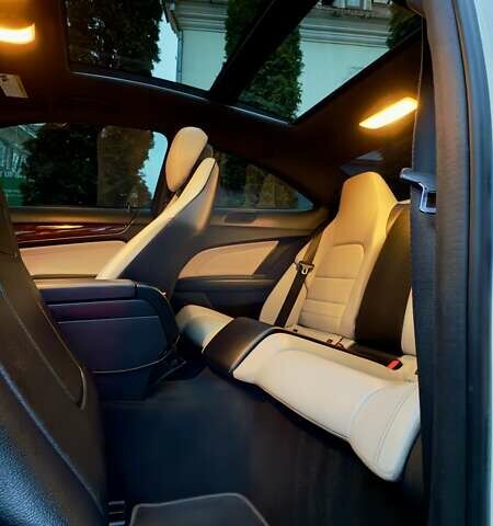 Белый Мерседес Ц-Класс, объемом двигателя 1.8 л и пробегом 189 тыс. км за 15400 $, фото 27 на Automoto.ua