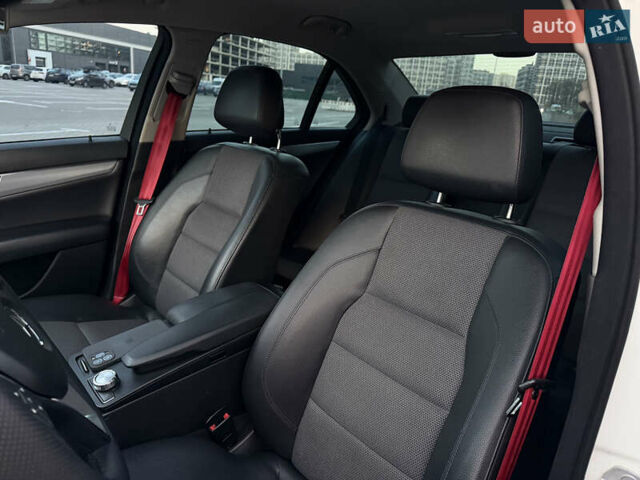 Білий Мерседес Ц-Клас, об'ємом двигуна 1.8 л та пробігом 190 тис. км за 10900 $, фото 14 на Automoto.ua