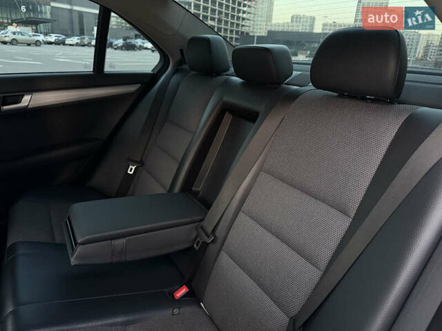 Білий Мерседес Ц-Клас, об'ємом двигуна 1.8 л та пробігом 190 тис. км за 10900 $, фото 17 на Automoto.ua