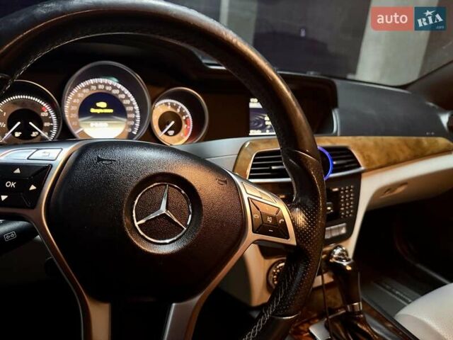 Белый Мерседес Ц-Класс, объемом двигателя 1.8 л и пробегом 189 тыс. км за 15400 $, фото 18 на Automoto.ua