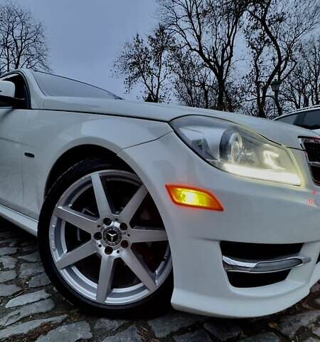 Белый Мерседес Ц-Класс, объемом двигателя 1.8 л и пробегом 189 тыс. км за 15400 $, фото 12 на Automoto.ua