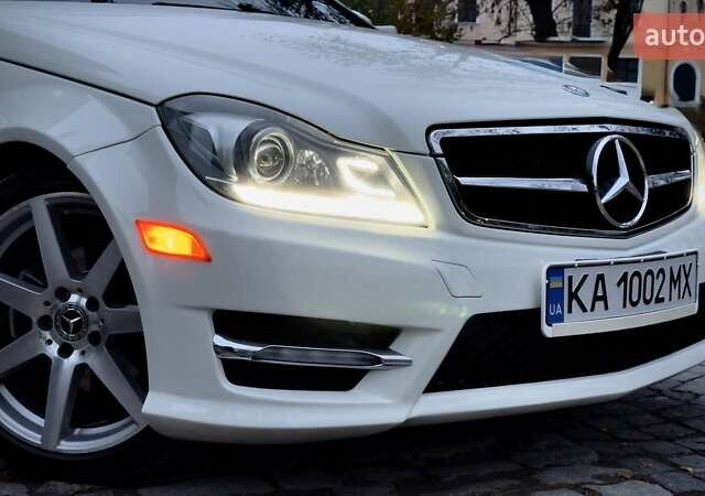 Белый Мерседес Ц-Класс, объемом двигателя 1.8 л и пробегом 189 тыс. км за 15400 $, фото 11 на Automoto.ua