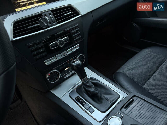 Білий Мерседес Ц-Клас, об'ємом двигуна 1.8 л та пробігом 190 тис. км за 10900 $, фото 8 на Automoto.ua
