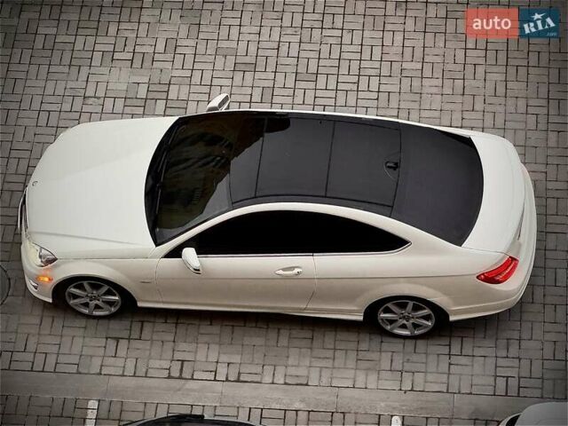 Белый Мерседес Ц-Класс, объемом двигателя 1.8 л и пробегом 189 тыс. км за 15400 $, фото 31 на Automoto.ua