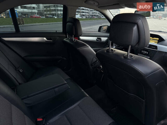 Білий Мерседес Ц-Клас, об'ємом двигуна 1.8 л та пробігом 190 тис. км за 10900 $, фото 16 на Automoto.ua