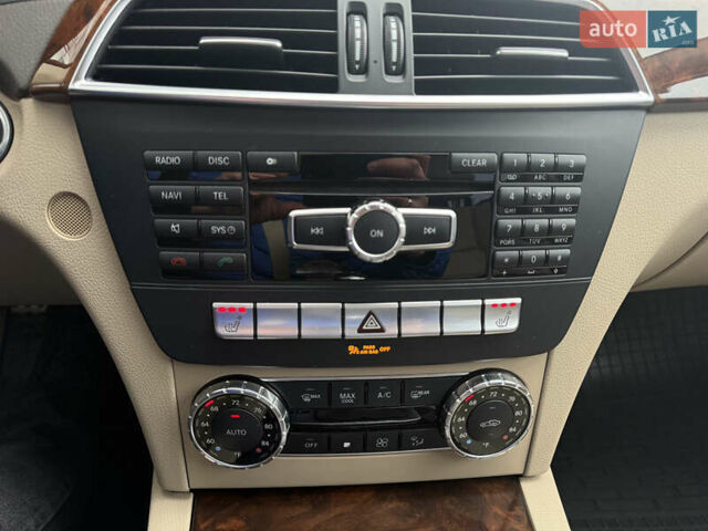 Белый Мерседес Ц-Класс, объемом двигателя 1.8 л и пробегом 113 тыс. км за 13700 $, фото 15 на Automoto.ua