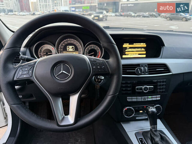 Білий Мерседес Ц-Клас, об'ємом двигуна 1.8 л та пробігом 190 тис. км за 10900 $, фото 12 на Automoto.ua