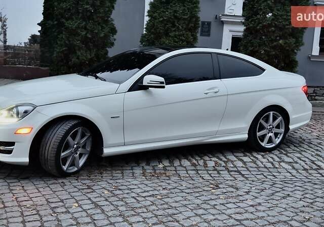 Белый Мерседес Ц-Класс, объемом двигателя 1.8 л и пробегом 189 тыс. км за 15400 $, фото 8 на Automoto.ua