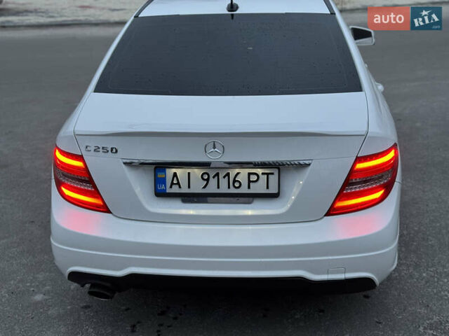 Білий Мерседес Ц-Клас, об'ємом двигуна 1.8 л та пробігом 115 тис. км за 11850 $, фото 4 на Automoto.ua
