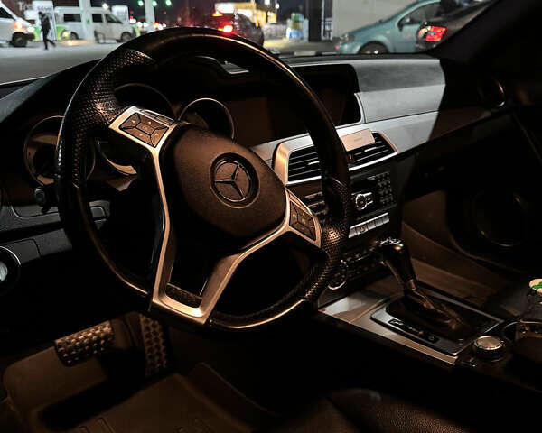 Белый Мерседес Ц-Класс, объемом двигателя 1.8 л и пробегом 165 тыс. км за 13800 $, фото 28 на Automoto.ua